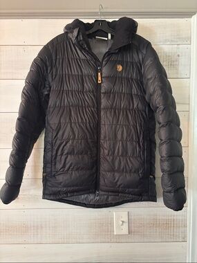 Fjallraven Men's Black Quilted Hooded Puffer Jacket
